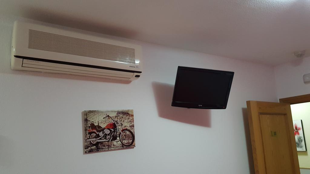 Hostal El Parque San Martín de la Vega Eksteriør bilde
